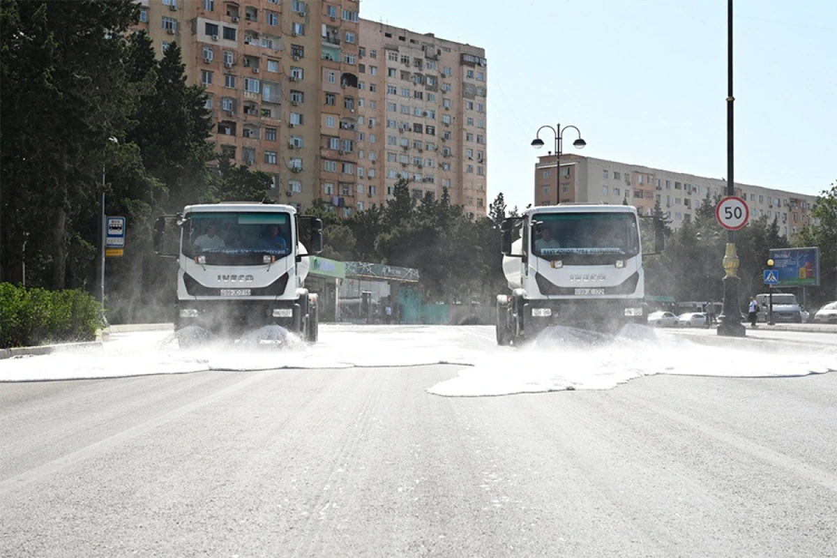 Paytaxt küçələri yenidən yuyuldu