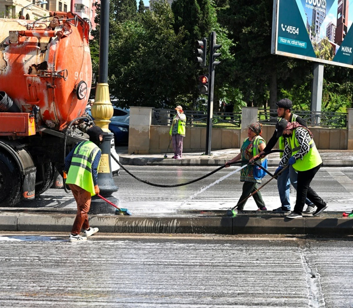 Paytaxt küçələri yenidən yuyuldu — 6