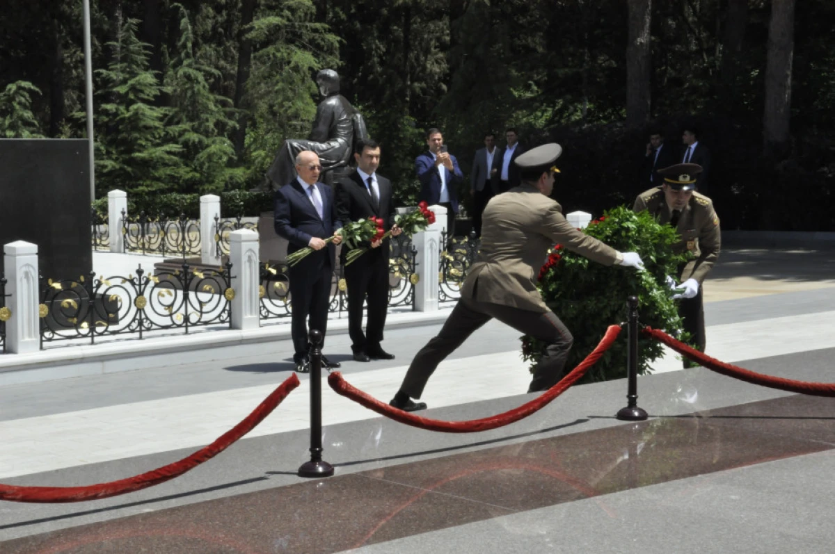 Kəmaləddin Heydərov BMMT-nin yeni Baş katibi ilə Fəxri xiyabanı ziyarət etdi — 5