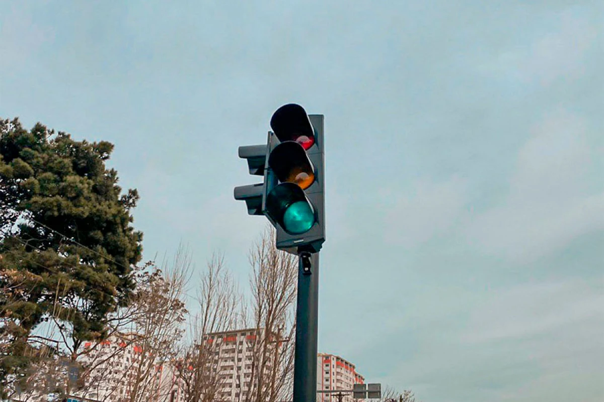 Paytaxtın bu küçələrinin kəsişməsində işıqforlar quraşdırıldı