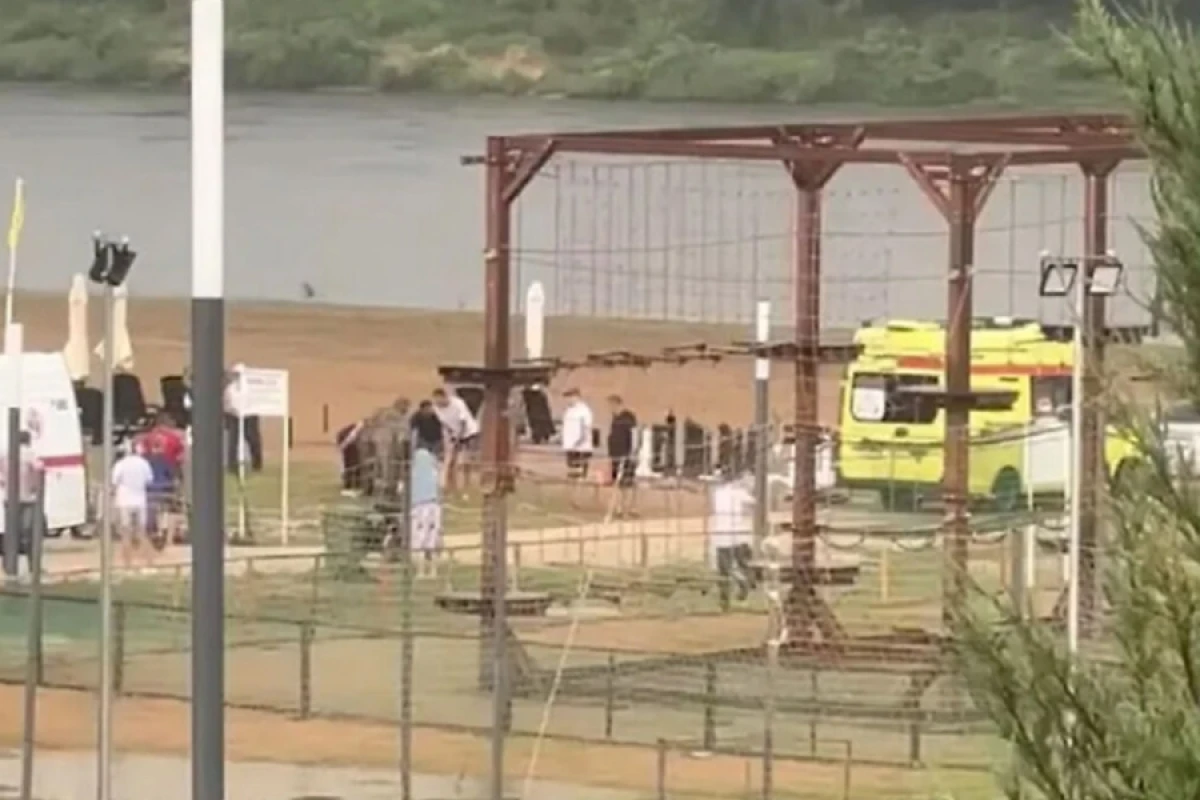 Rusiyada çimərlikdə insanları ildırım vurdu - Ölənlər və yaralananlar var