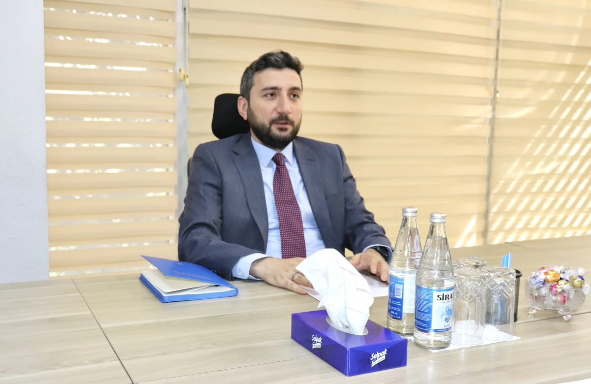 Vəkillər Kollegiyasının sədri dördüncü “Yüksəliş” müsabiqəsinin qalibi ilə görüşdü — 1