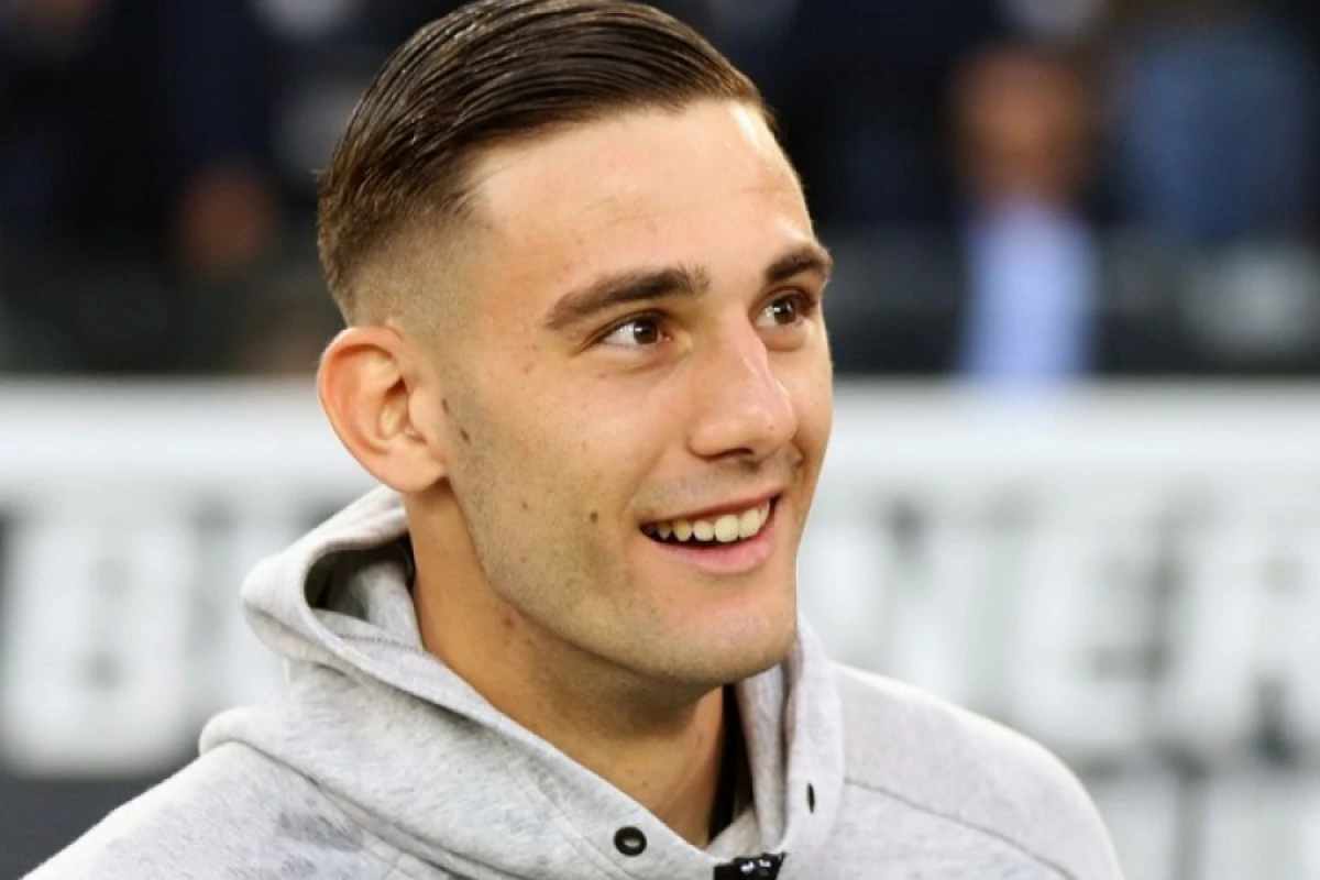 İtaliyalı futbolçu "Napoli"yə transfer oluna bilər