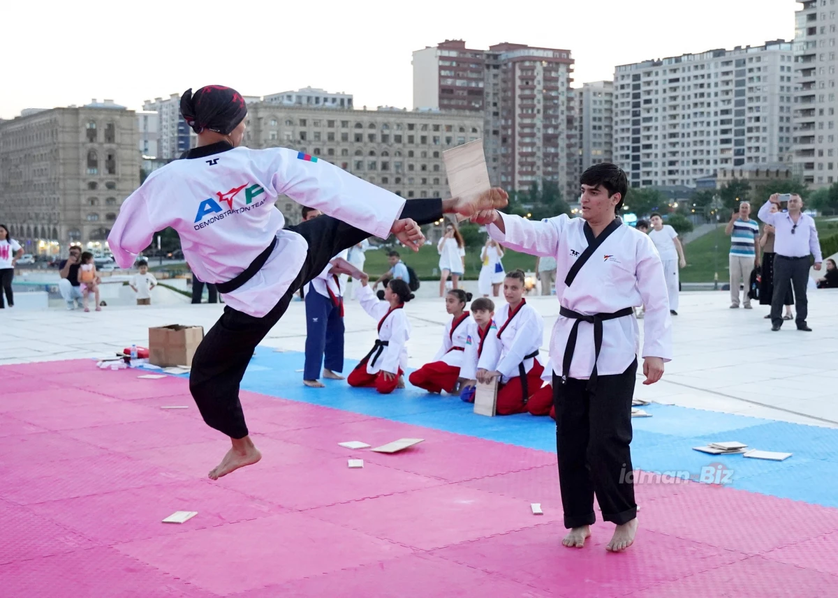 Açıq havada pumse dərsləri və demo çıxışlar keçirildi — 7