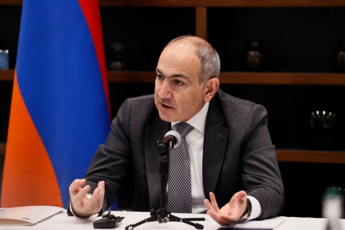 Paşinyan: "Ermənistan və Fransa strateji tərəfdaşlıq sənədini müzakirə edir"