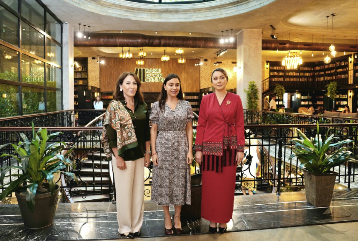 Oquldjaxan Atabayeva Bakı Kitab Mərkəzində oldu — 1