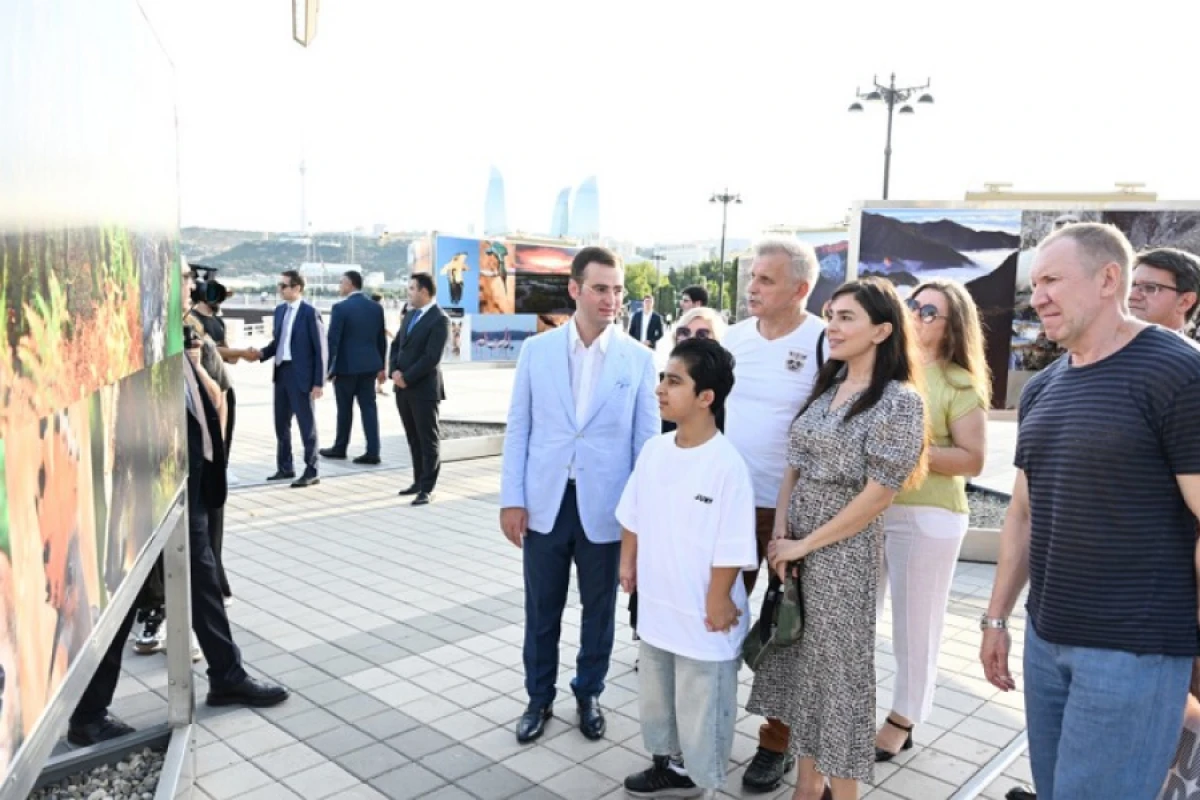Leyla Əliyeva təbiətin mühafizəsinin 100 illiyinə həsr olunmuş fotosərginin açılışında iştirak etdi
