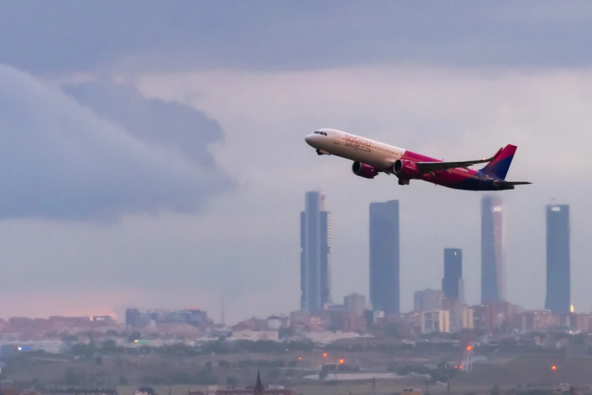 "Wizz Air" Yaxın Şərqi tərk edir: Avropa büdcəli nəhəngin qəfil qərarında hansı siyasi səbəblər gizlənir?