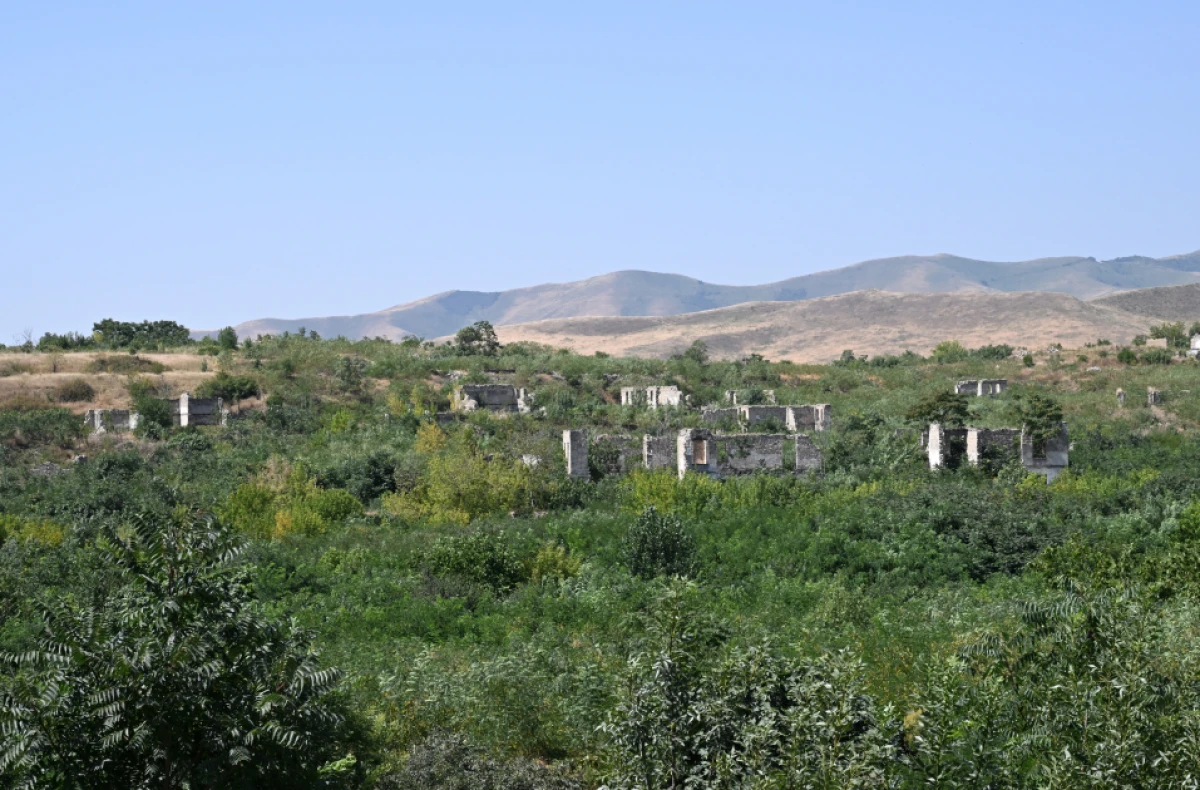 Prezident İlham Əliyev və Qurbanqulu Berdiməhəmmədov Füzuli şəhərinin dağıdılmış yerlərinə baxdılar — 1