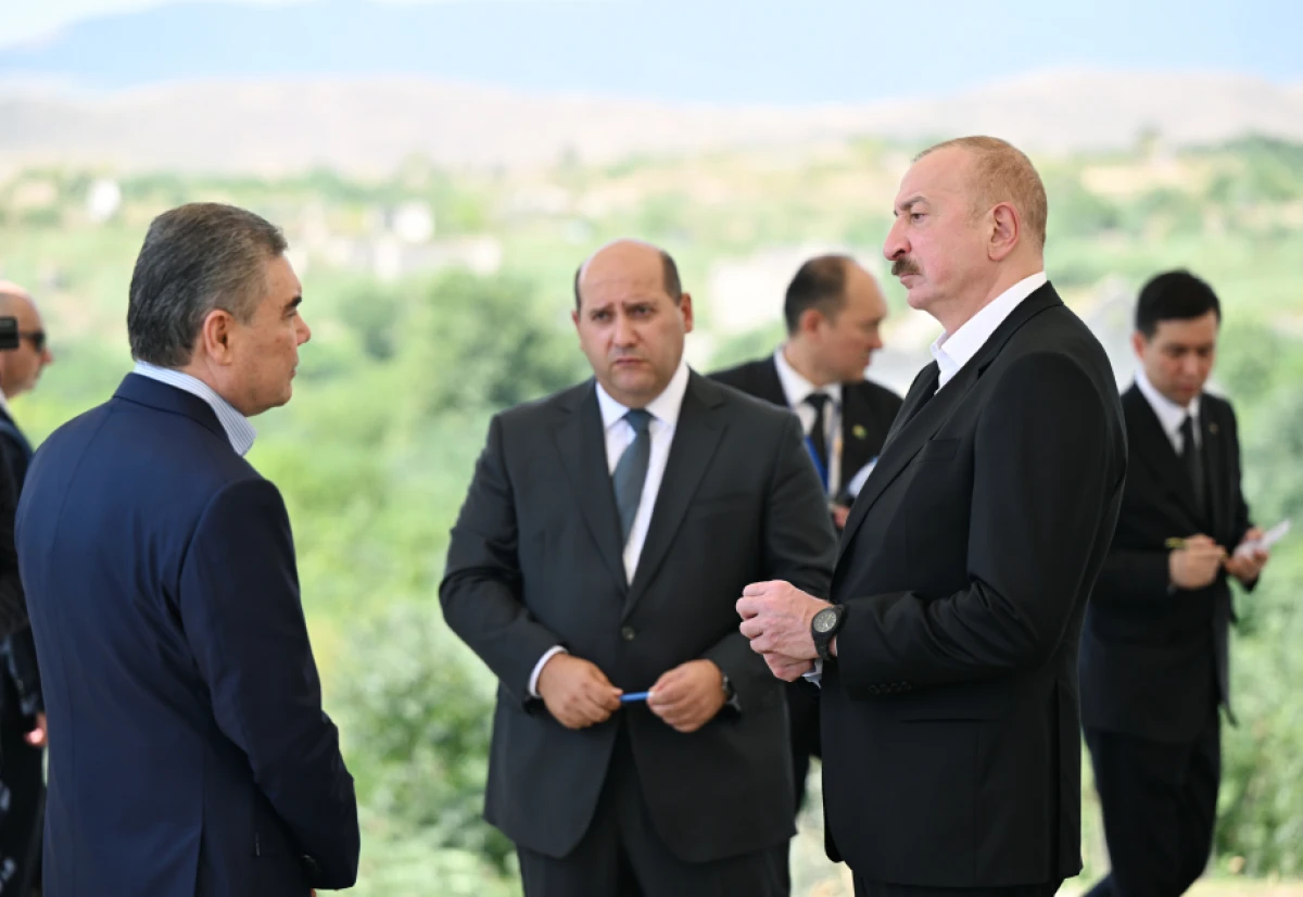 Prezident İlham Əliyev və Qurbanqulu Berdiməhəmmədov Füzuli şəhərinin dağıdılmış yerlərinə baxdılar — 3