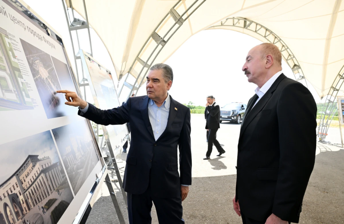 Prezident İlham Əliyev və Qurbanqulu Berdiməhəmmədov Füzuli şəhərinin dağıdılmış yerlərinə baxdılar — 6
