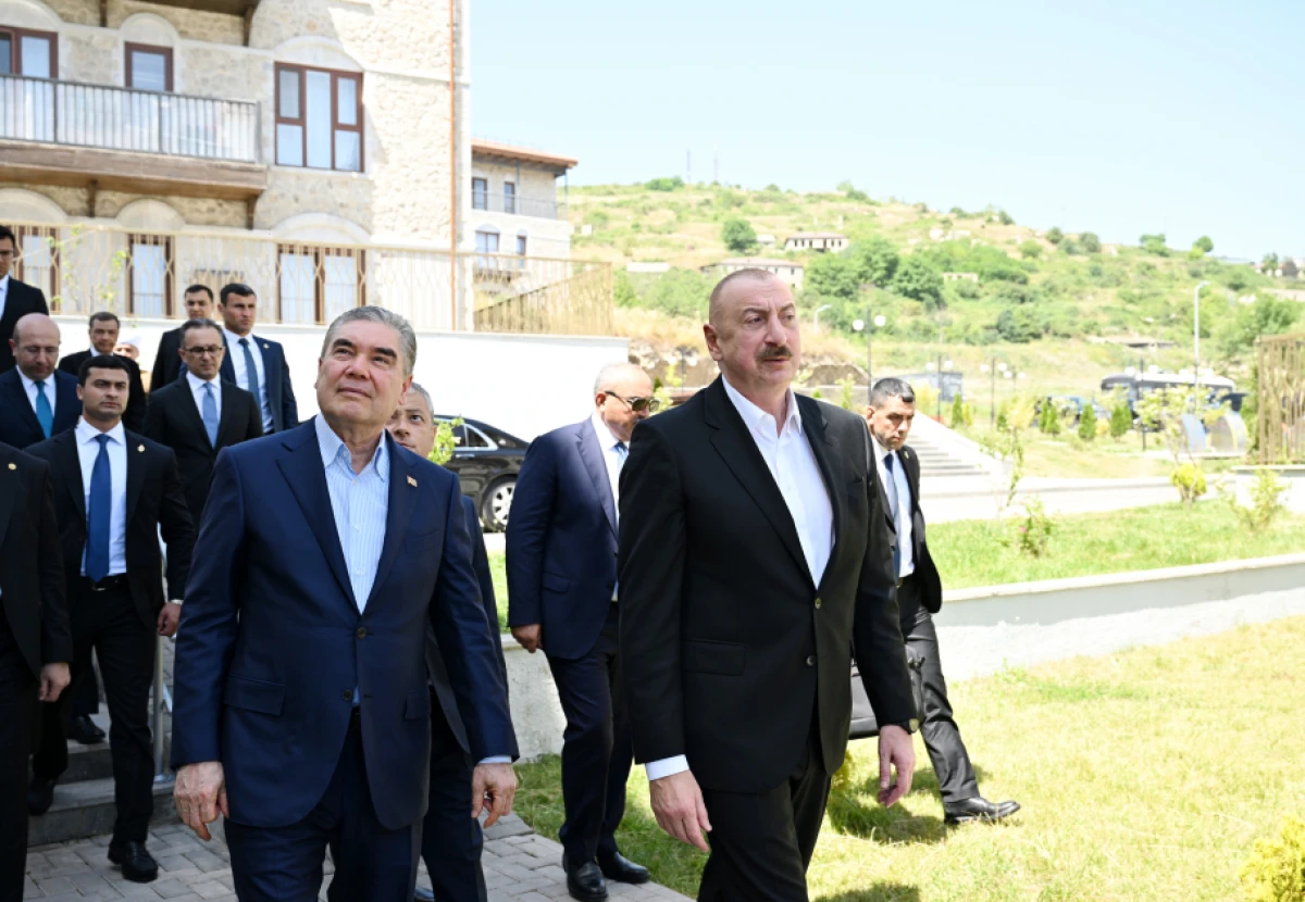 Prezident İlham Əliyev və Türkmənistan Xalq Məsləhətinin sədri Şuşada inşa edilmiş birinci yaşayış kompleksində olublar — 4