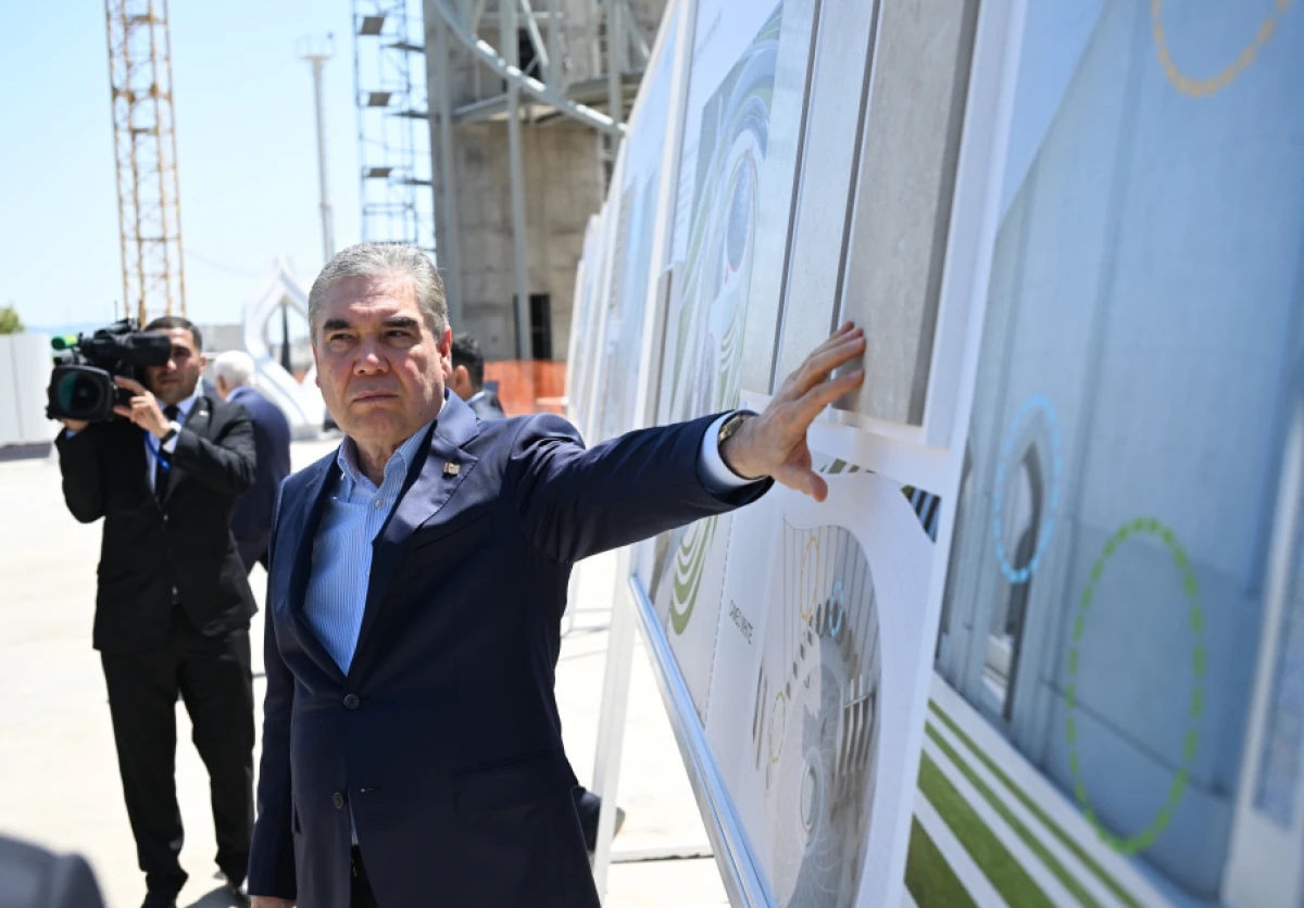Azərbaycan Prezidenti və Türkmənistan Xalq Məsləhətinin sədri Yeni Şuşa məscidində tikinti işlərinin gedişi ilə tanış olublar — 7
