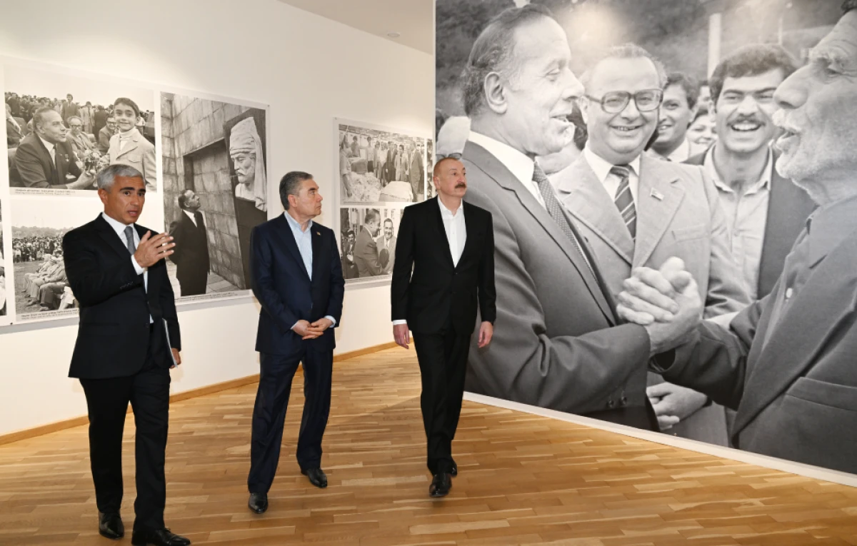 Prezident İlham Əliyev və Qurbanqulu Berdiməhəmmədov Şuşadakı Yaradıcılıq Mərkəzində “Heydər Əliyev və Qarabağ” sərgisi ilə tanış olublar — 2
