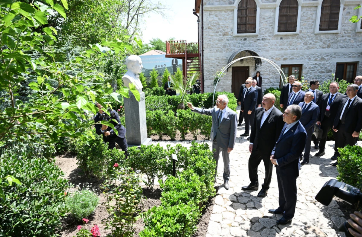 İlham Əliyev və Qurbanqulu Berdiməhəmmədov Bülbülün ev-muzeyində oldular — 6