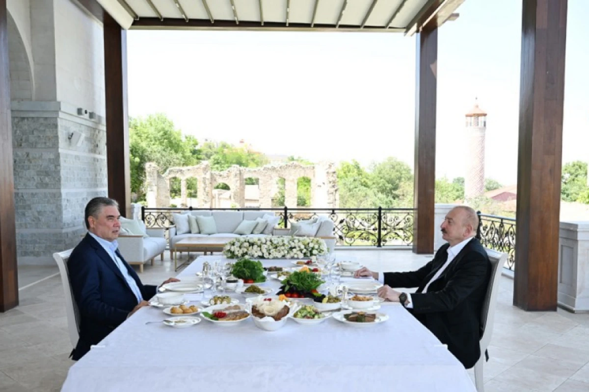 Prezident İlham Əliyev və Qurbanqulu Berdiməhəmmədov Şuşada nahar ediblər