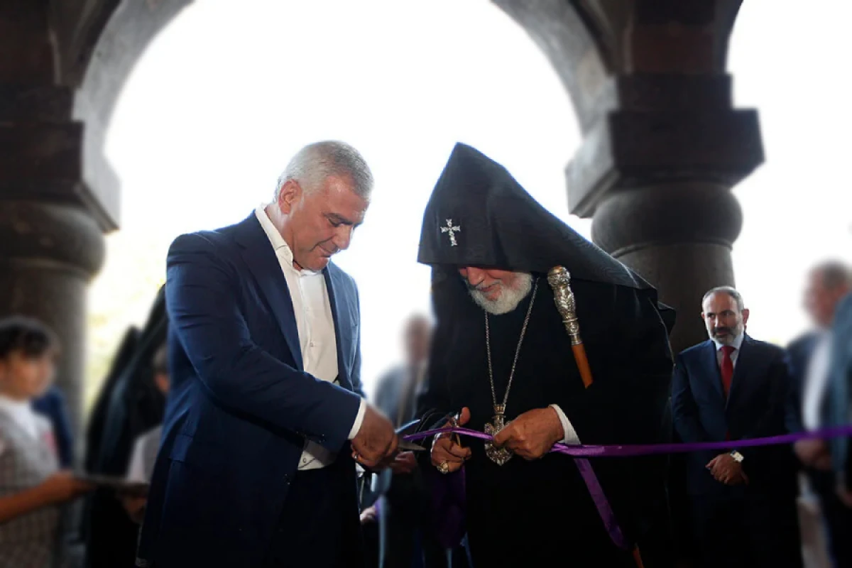 Karapetyanın həbsi: Paşinyan daha bir rəqibini sıradan çıxardı