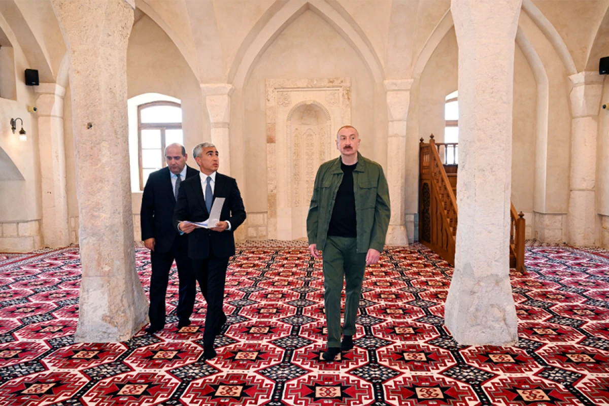 Prezident İlham Əliyev Ağdamın Qiyaslı kəndindəki tarixi məscidin binasının bərpadan sonra açılışında iştirak etdi