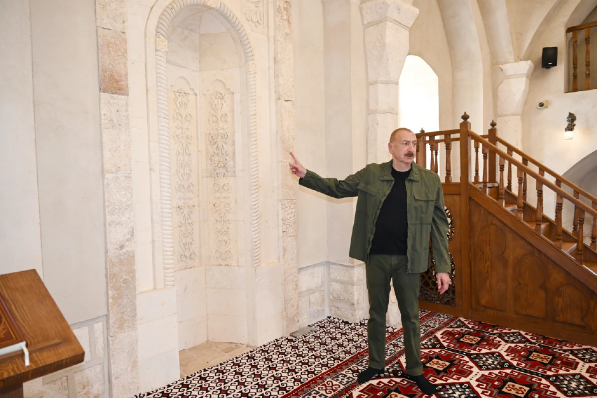 Prezident İlham Əliyev Ağdamın Qiyaslı kəndindəki tarixi məscidin binasının bərpadan sonra açılışında iştirak etdi — 4