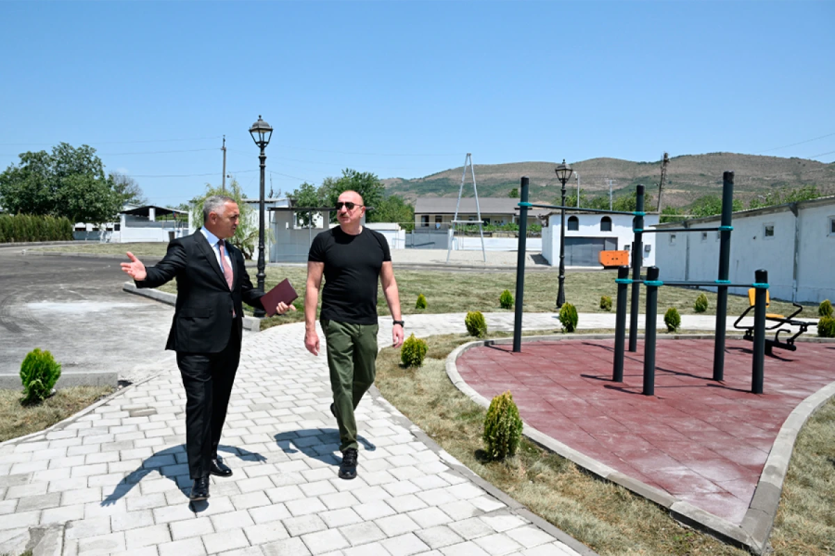 Prezident İlham Əliyev Xocalının Təzəbinə kəndində görülən işlərlə tanış oldu