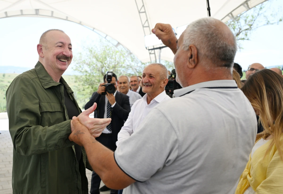 Prezident İlham Əliyev Xocalının Xanyurdu kəndində oldu, kəndə köçən bir qrup sakinlə görüşdü - YENİLƏNDİ — 4