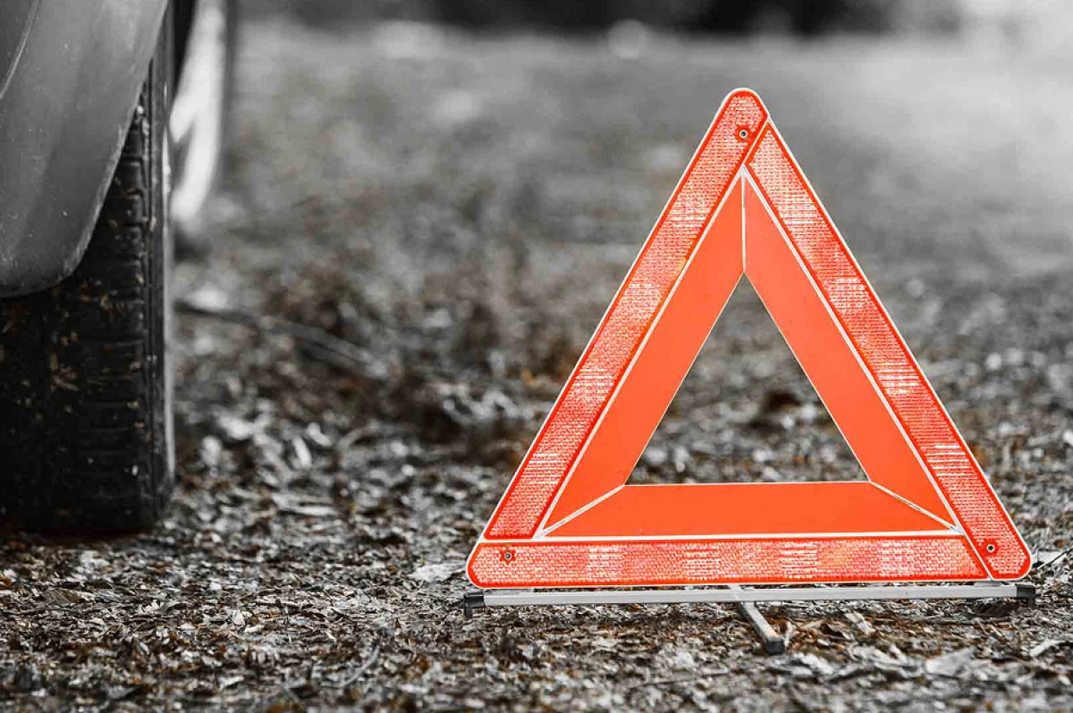 Sumqayıtda yük avtomobili minik maşını ilə toqquşdu