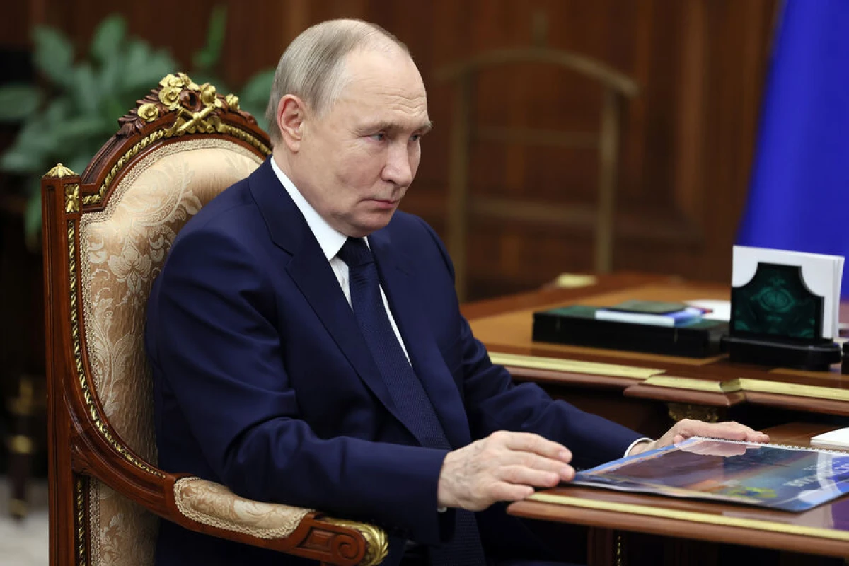 Putin İrandan yüksək səviyyəli nümayəndəni qəbul etdi