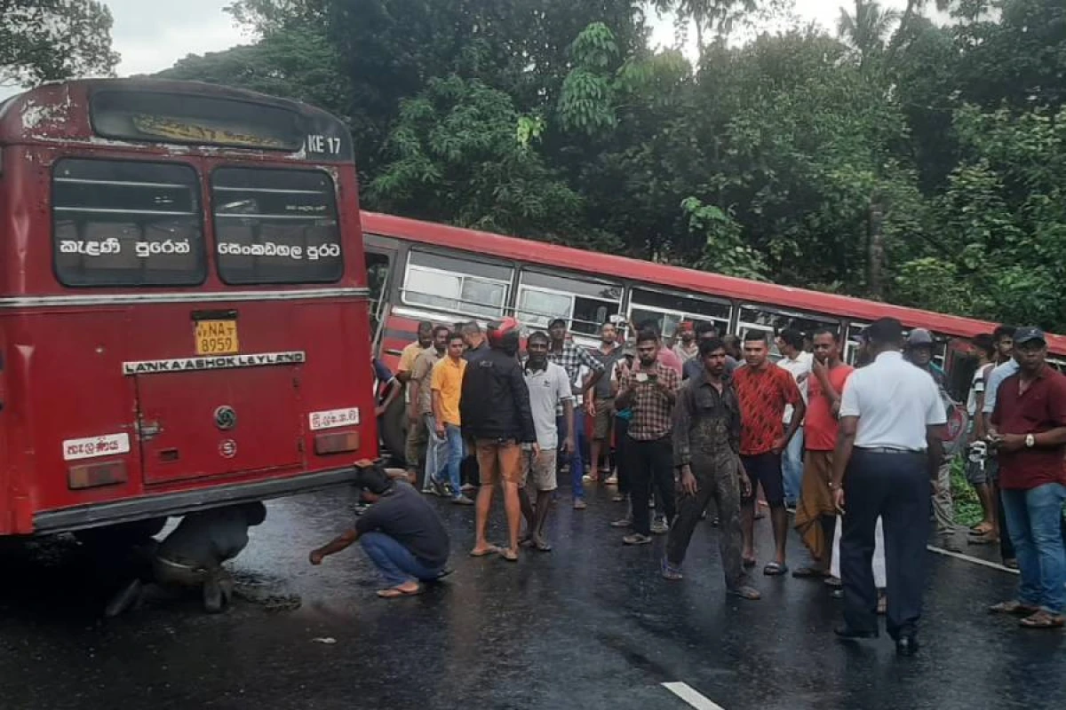 Şri-Lankada iki avtobus toqquşdu: 21 nəfər xəsarət aldı