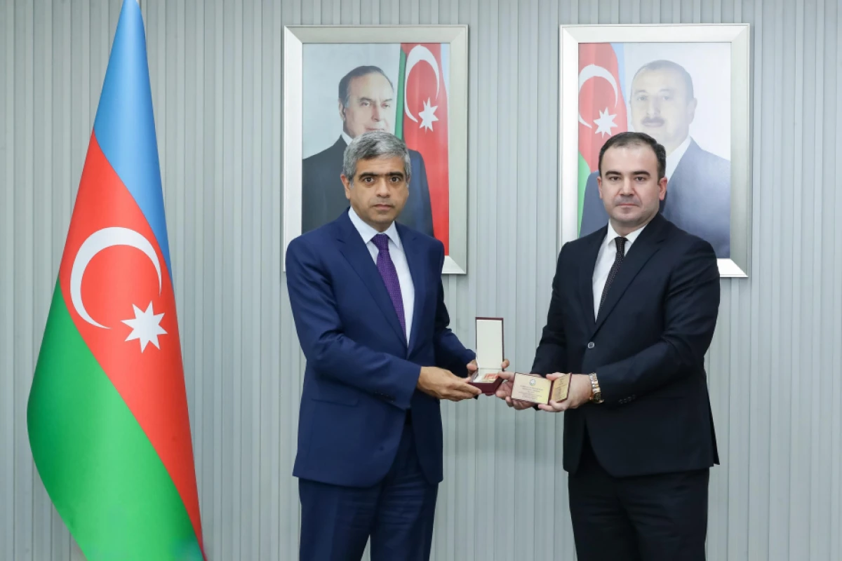 Nazirlik əməkdaşlarına vəsiqə və medallar təqdim olundu — 4