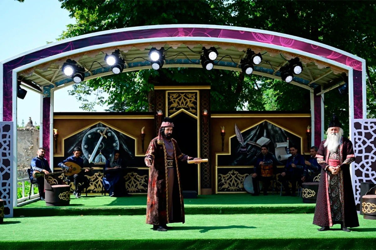 Vaqif Poeziya Günləri "Sözün hökmdarı" ədəbi-bədii kompozisiya ilə başa çatdı