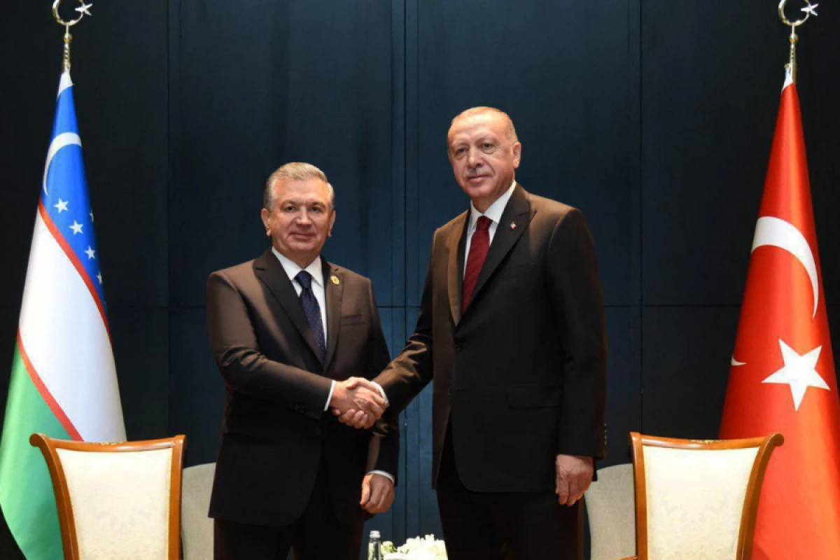 Ərdoğanla Mirziyoyev müzakirə apardı