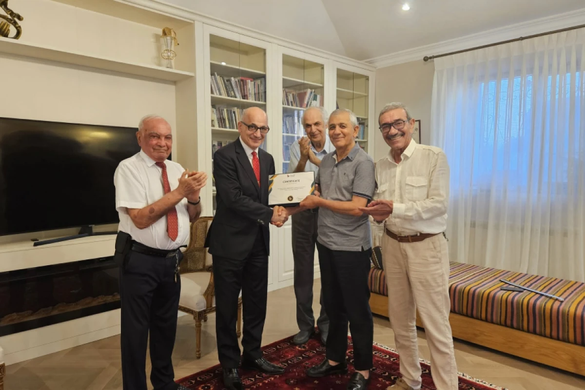 Ramiz Yunusa siyasi elmlər üzrə professor adı verildi