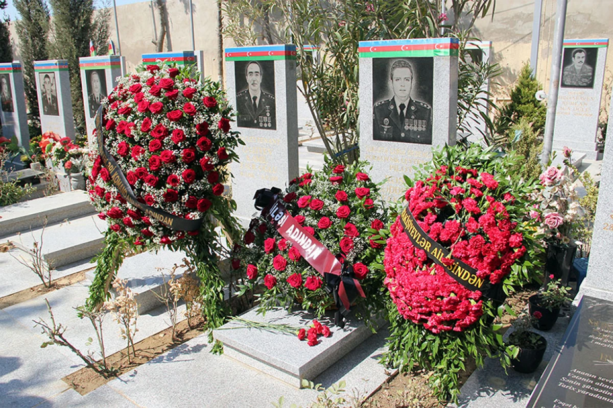 Şəhid hərbi pilot Rəşad Atakişiyevin məzarı ziyarət olundu