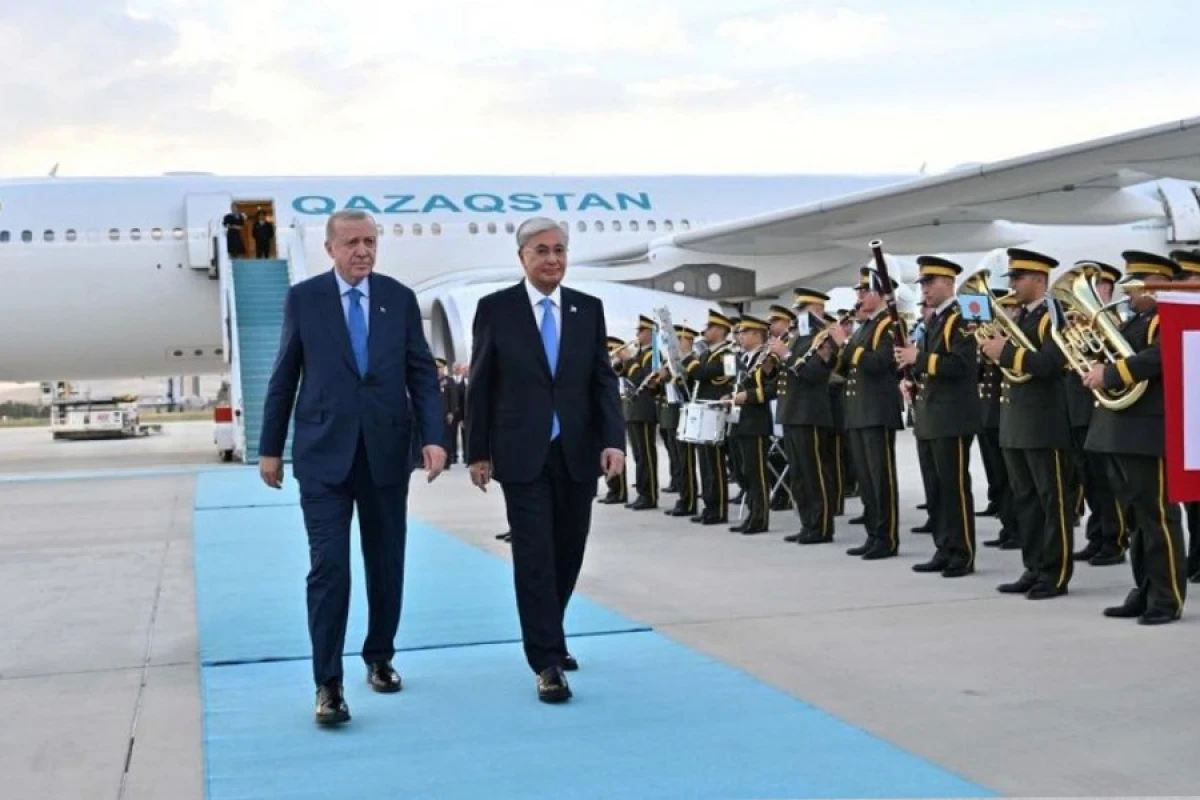 Qazaxıstan Prezidenti Türkiyəyə səfərə getdi
