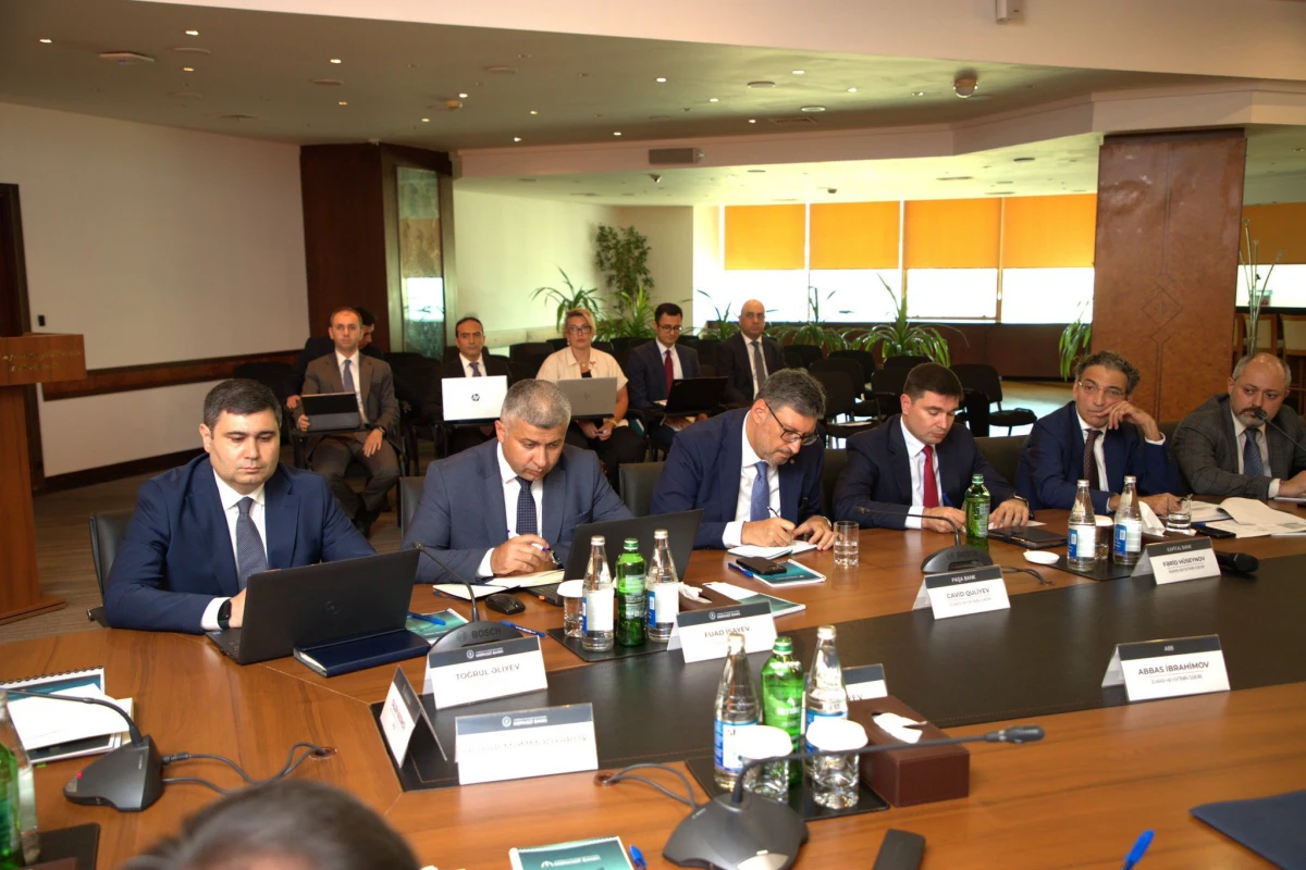 Taleh Kazımov bank rəhbərləri ilə strateji prioritetləri müzakirə etdi — 1