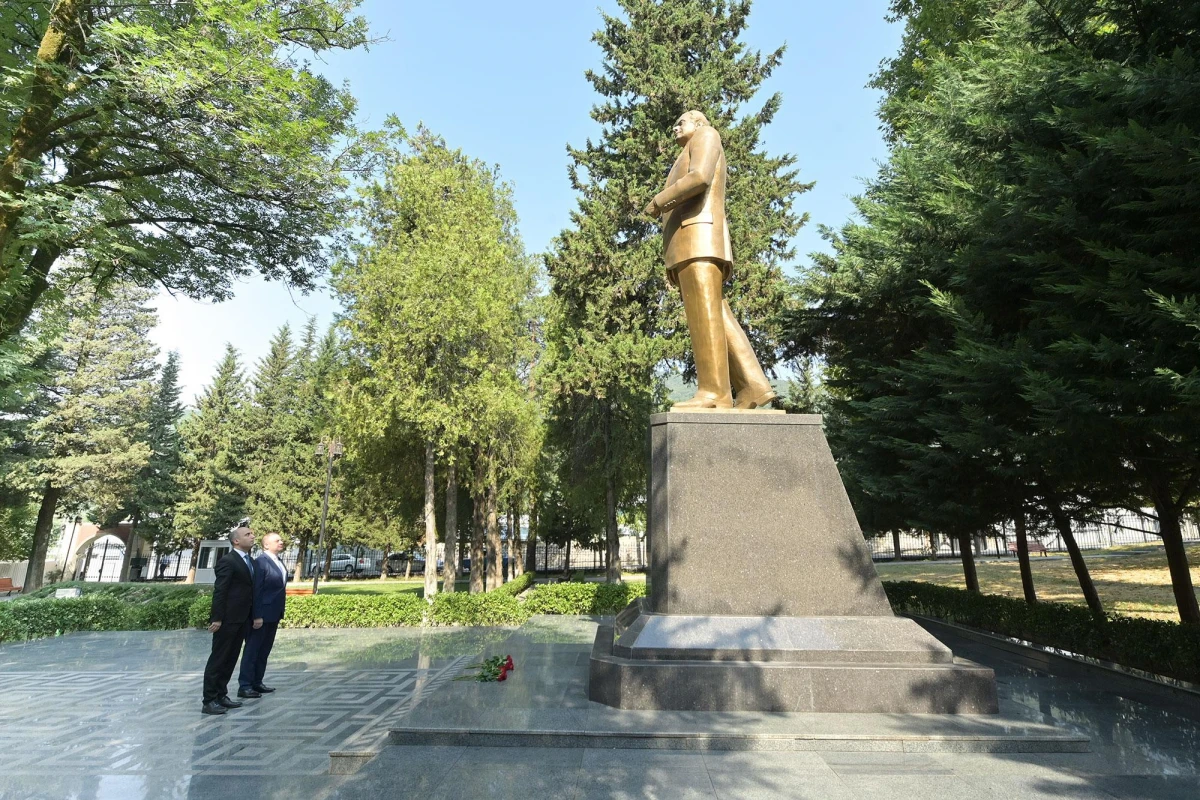 Elm və təhsil naziri Oğuzda vətəndaşları qəbul etdi — 2
