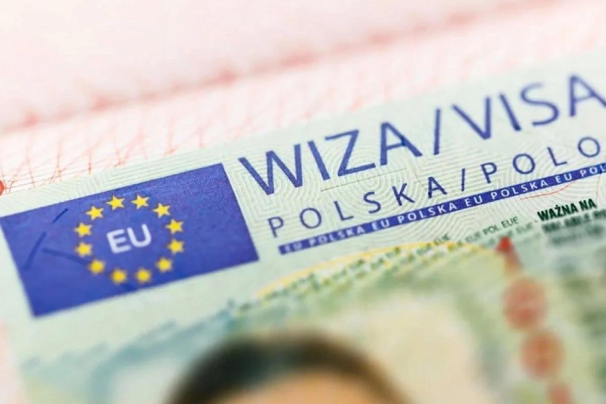 Polşa bəzi ölkələrə vizanı ləğv edir