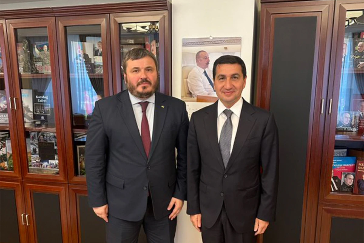 Hikmət Hacıyev Ukrayna səfiri ilə görüşdü