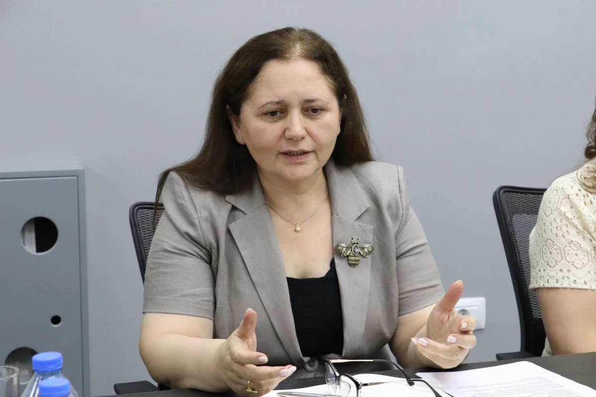 Bahar Muradova Uşaq Səfirlər Məclisinin ali məktəbə qəbul olmuş üzvləri ilə görüşdü — 1