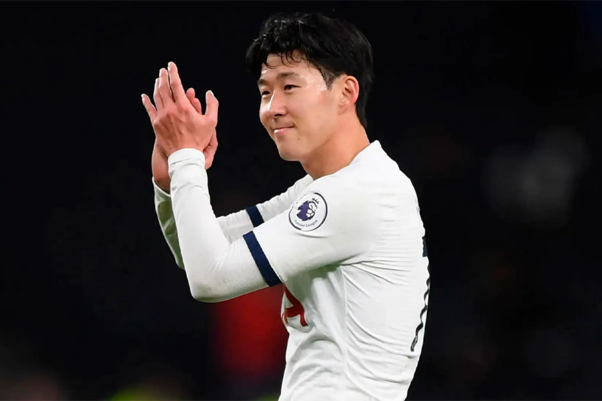 London klubu məşhur futbolçusu ilə yollarını ayırdı
