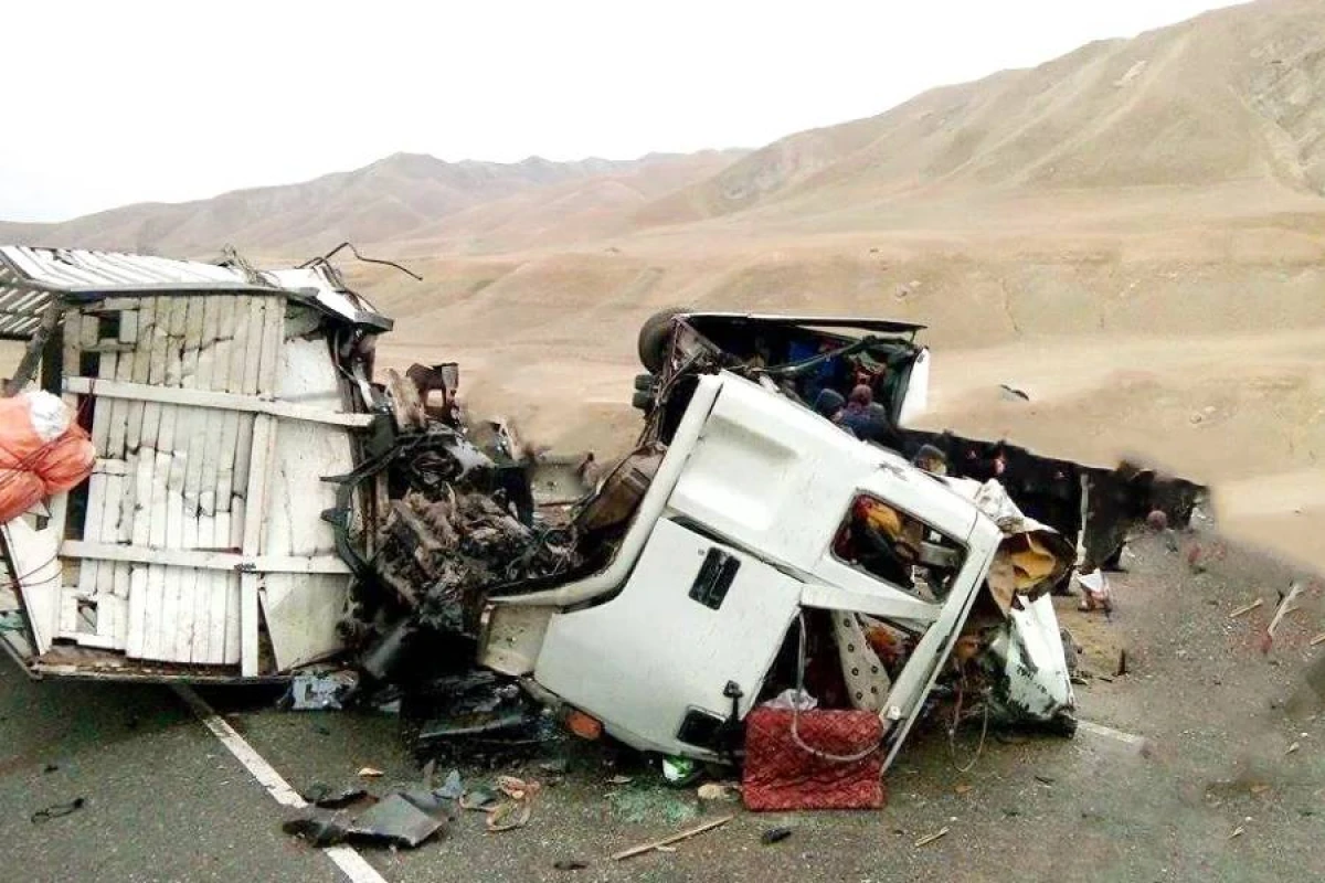 Badaxşanda avtomobil qəzası: 1 ölü, 6 yaralı