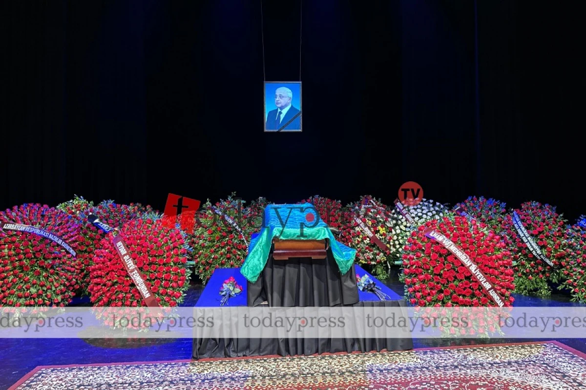 Xalq yazıçısı Elçin Əfəndiyevlə vida mərasimi keçirilir - FOTO