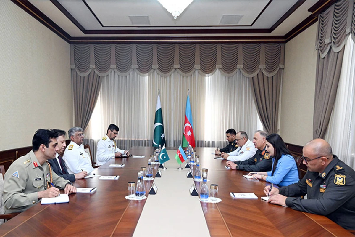 Baş Qərargah rəisi Pakistan HDQ komandanını qəbul etdi