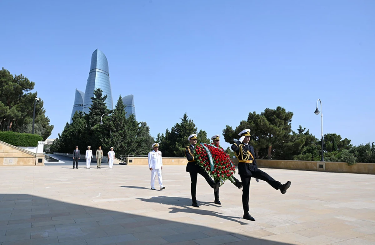 Baş Qərargah rəisi Pakistan HDQ komandanını qəbul etdi — 2