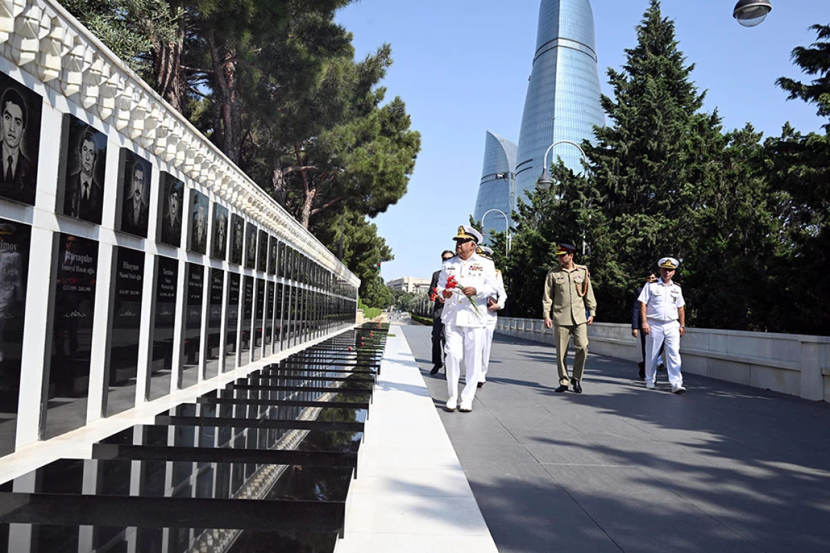 Baş Qərargah rəisi Pakistan HDQ komandanını qəbul etdi — 3