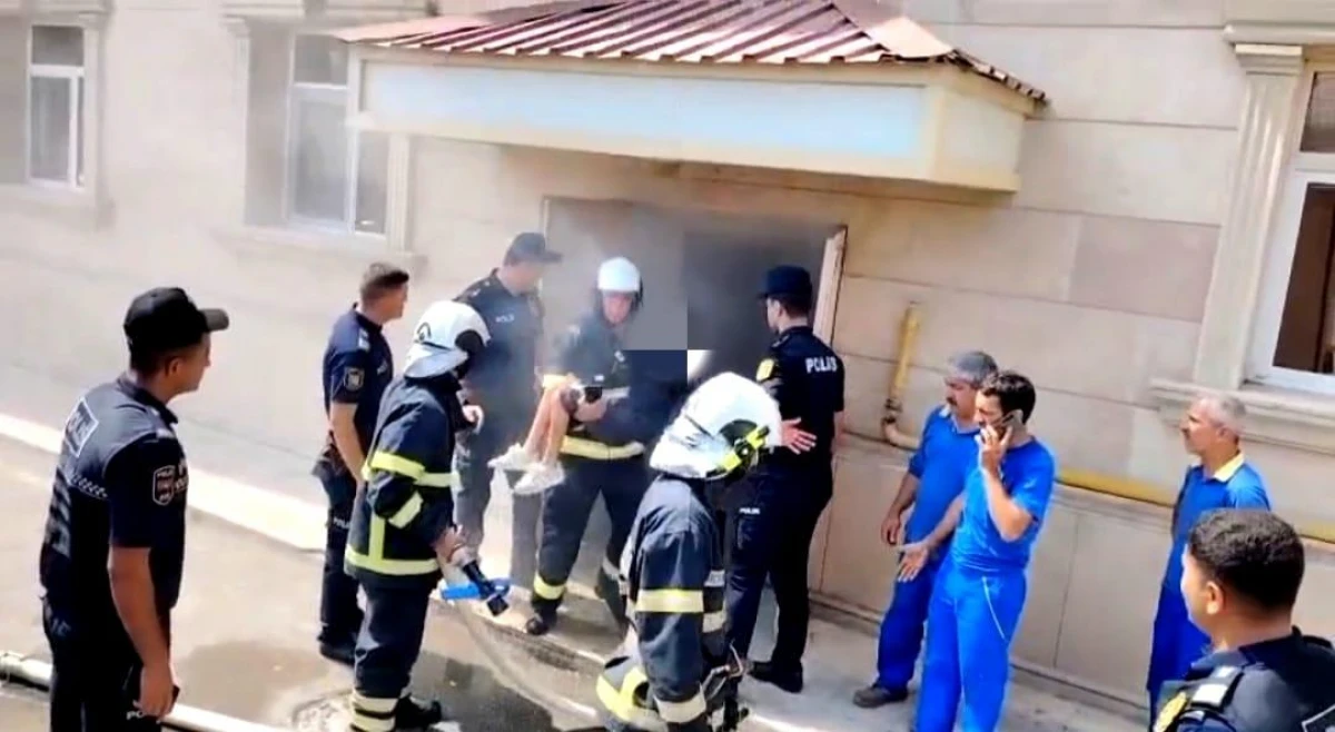 Naxçıvanda yaşayış binasında yanğın oldu — 1