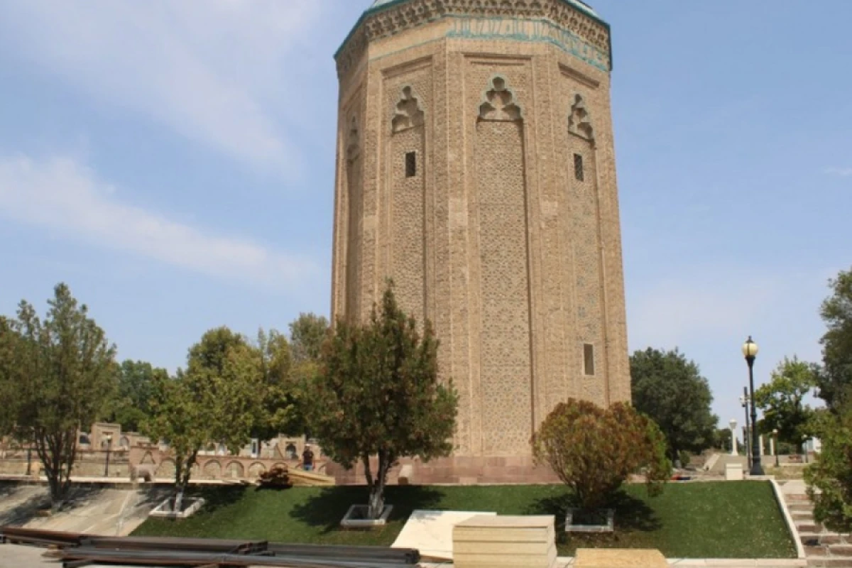 Möminə xatun türbəsinə giriş dayandırıldı