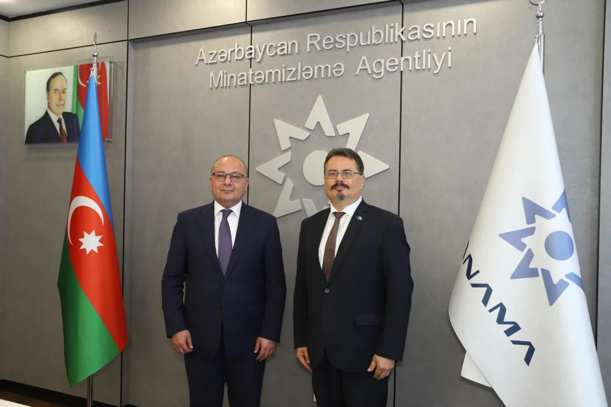 Vüqar Süleymanov Aİ-nin Azərbaycandakı rəsmisi ilə görüşdü — 1