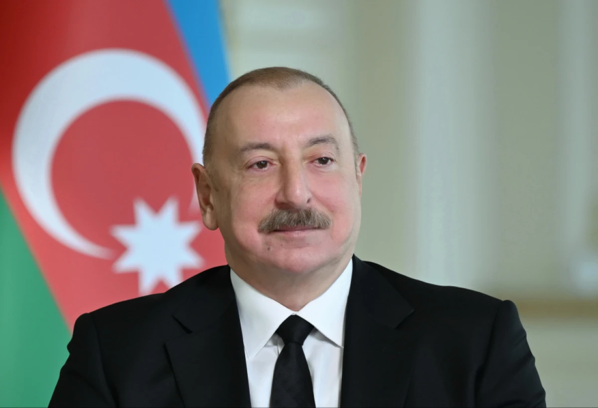 Ağ Evdə birgə mətbuat konfransı başladı