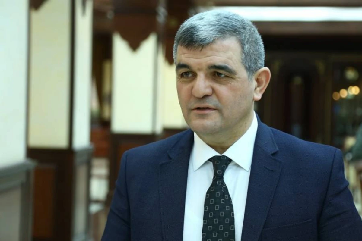 Fazil Mustafa: "Bundan sonra ürək sözlərinizi Trampa yazarsınız!"